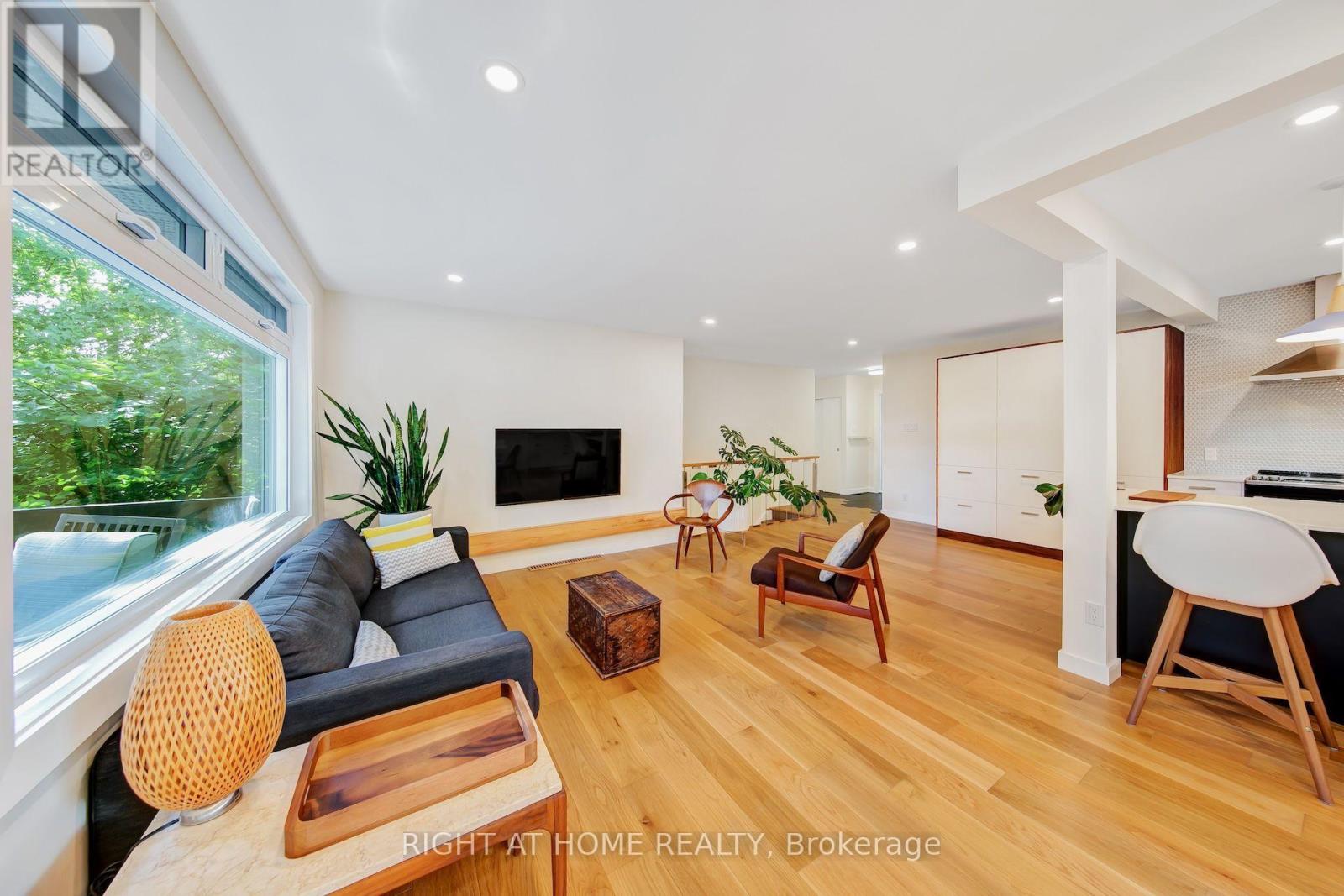 305 DALESIDE PLACE N - Image 6