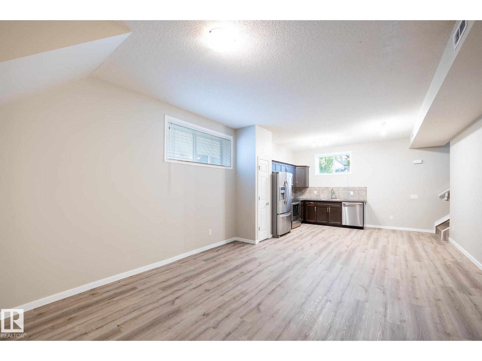 #196 142 Selkirk PL - 8