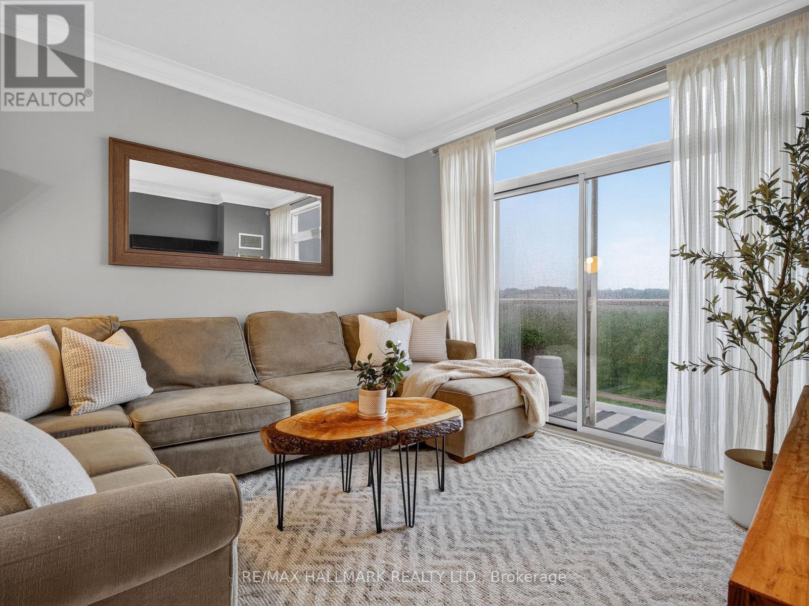 #PH918 3650 KINGSTON ROAD - 12