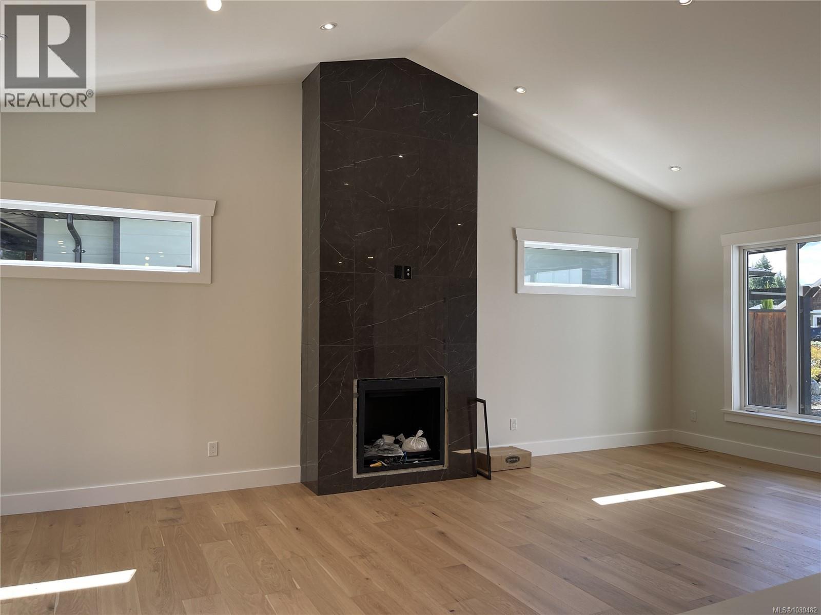 3036 Arbutus Dr - 8