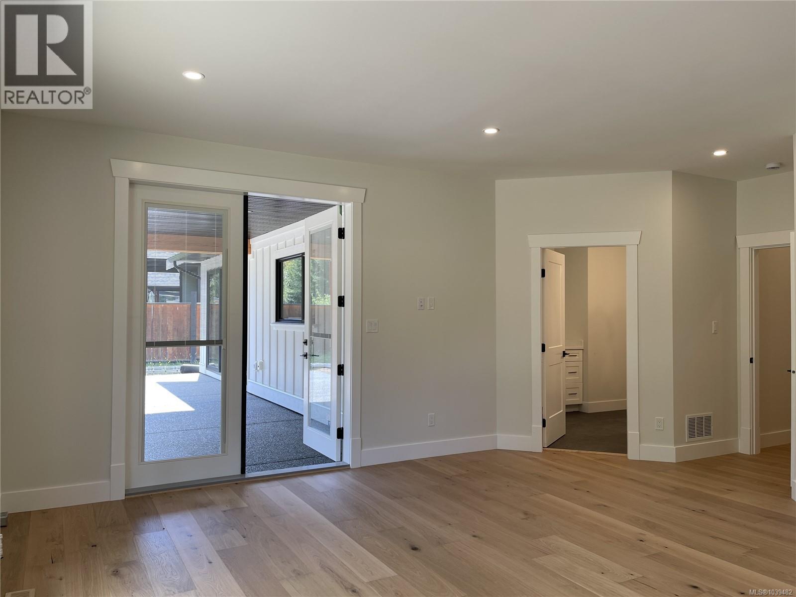 3036 Arbutus Dr - 13