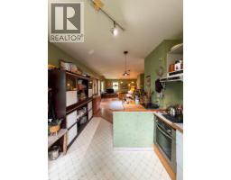 Laundry room - 2529 95 Highway, Brisco, BC V0A1B0 Photo 7