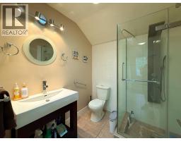 2529 95 Highway, Brisco, BC V0A1B0 Photo 34