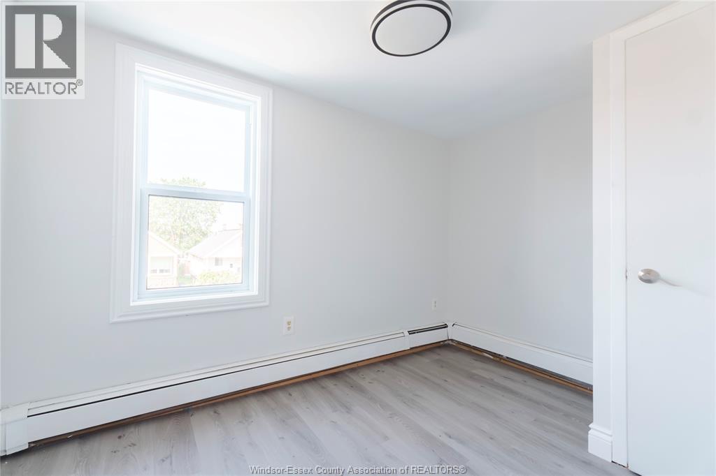 950 ELSMERE - Image 20
