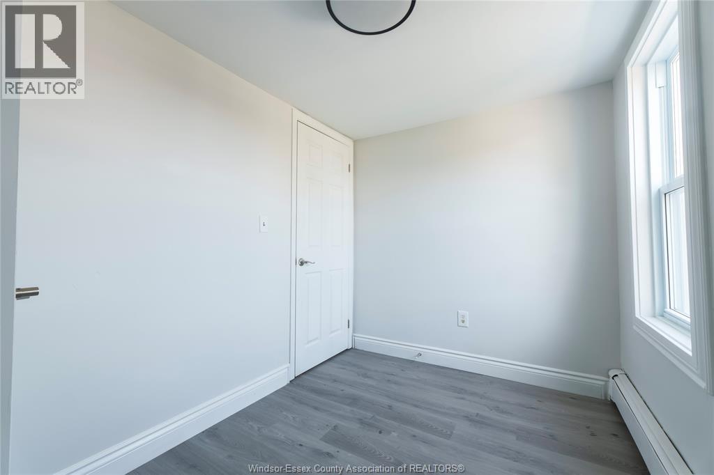 950 ELSMERE - 21