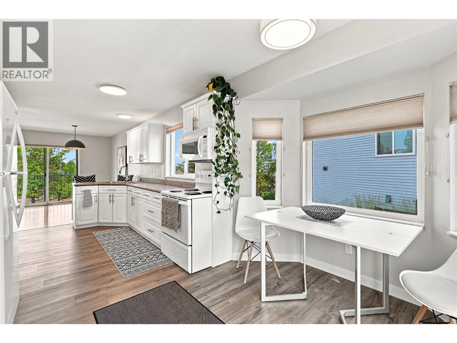 913 GREYSTONE Crescent, Kamloops