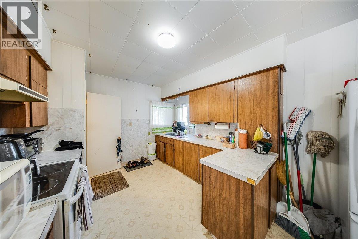 2512 Columbia Avenue - 16