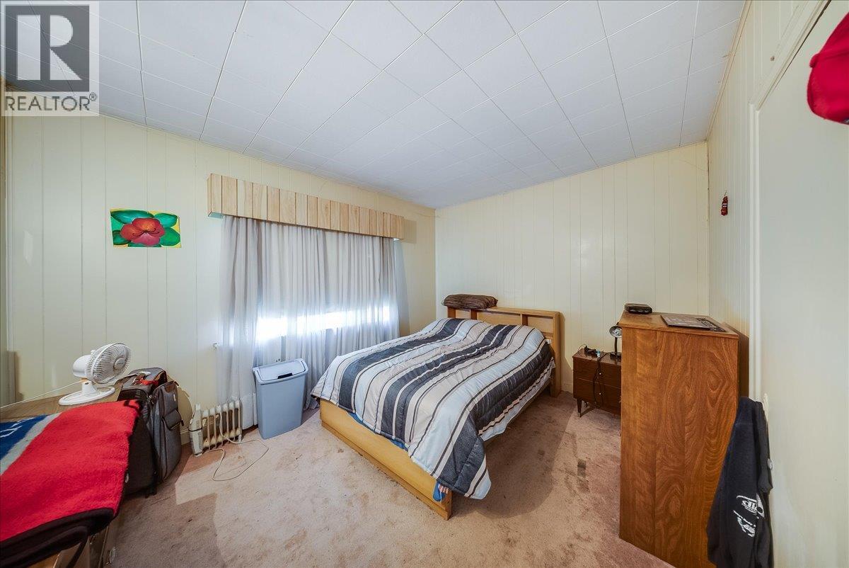 2512 Columbia Avenue - 19