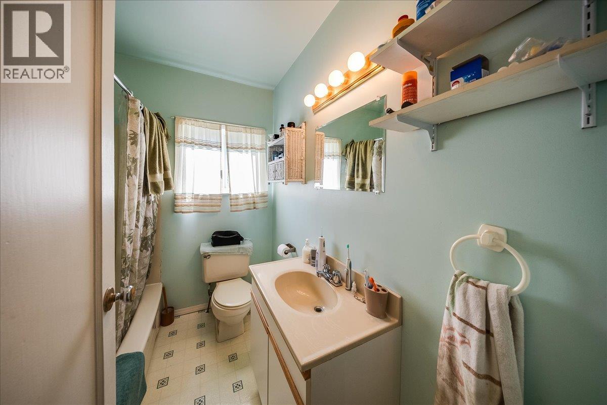 2512 Columbia Avenue - Image 22