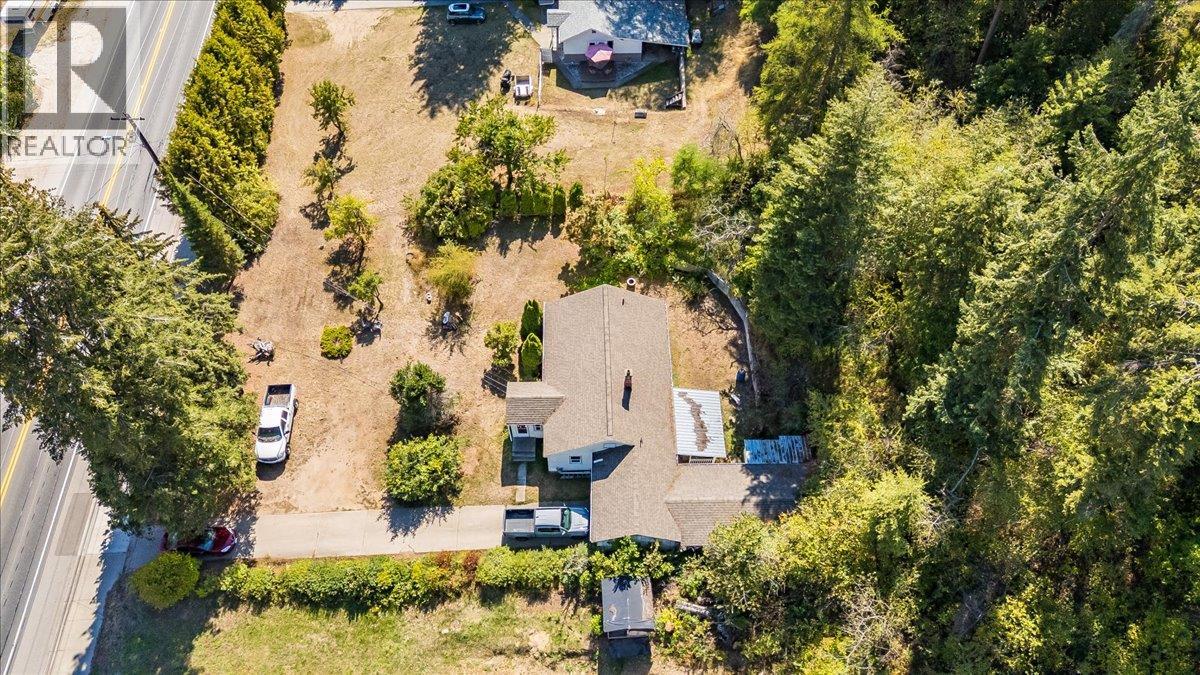 2512 Columbia Avenue, Castlegar — photo 4