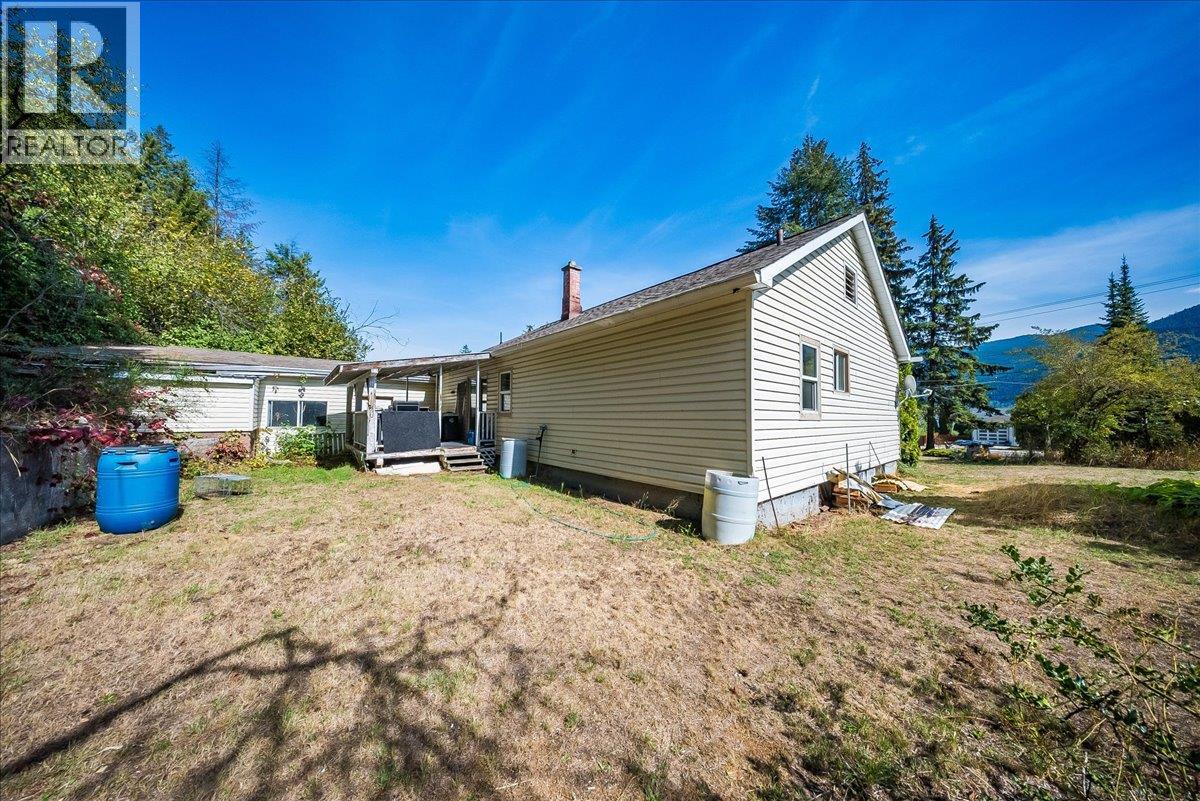 2512 Columbia Avenue - 9