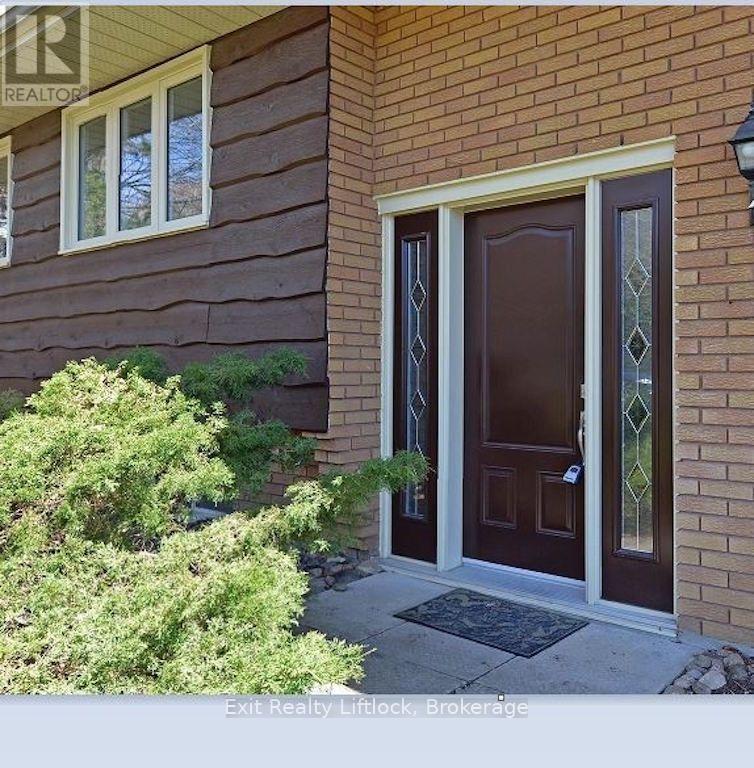 MAIN FLOOR - 4 WALLIS DRIVE, Peterborough (Monaghan Ward 2) — photo 3