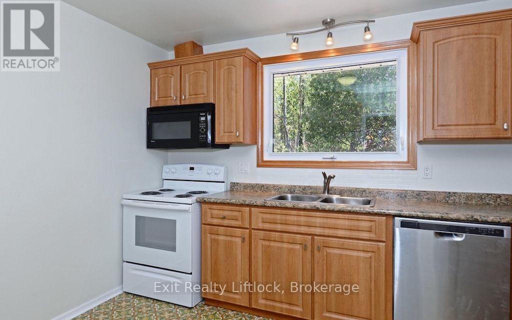 MAIN FLOOR - 4 WALLIS DRIVE, Peterborough (Monaghan Ward 2) — photo 4