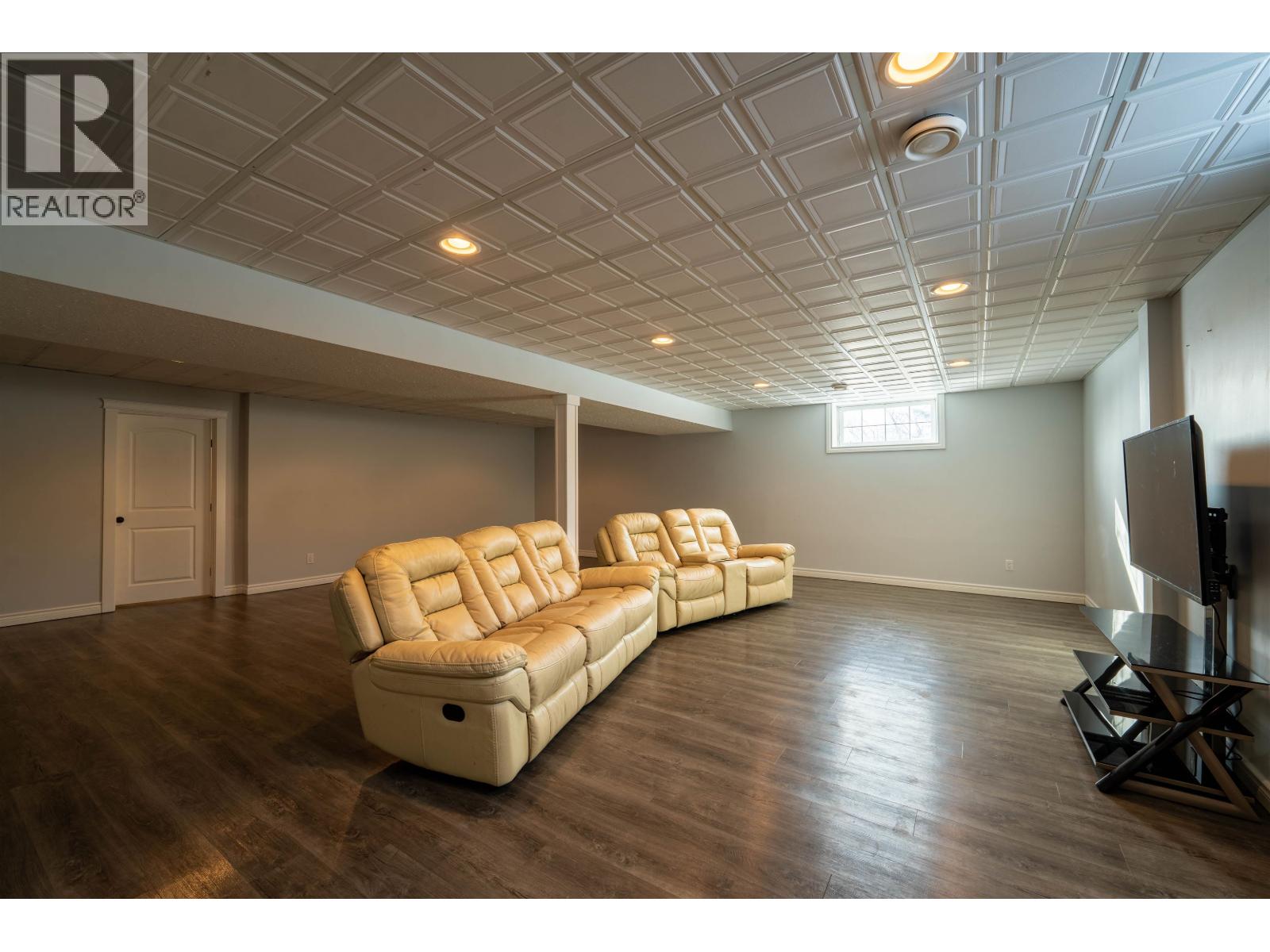 8607 109 AVENUE - 18