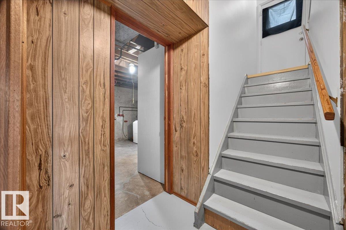 6104 92 AV NW - 26