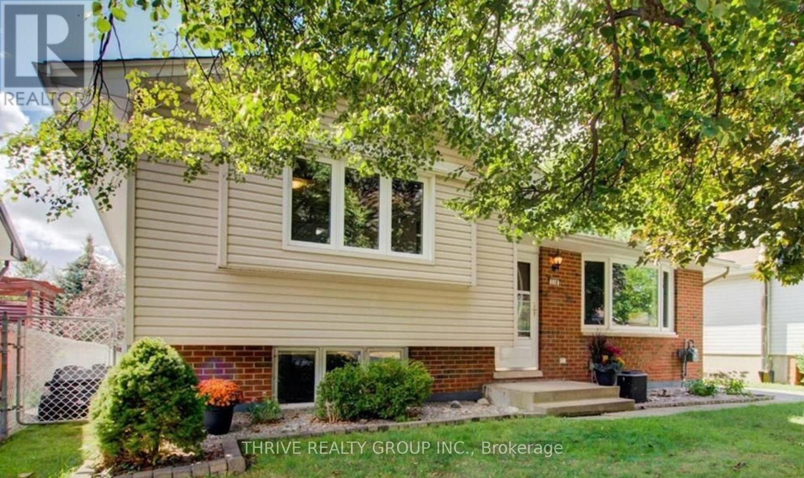 118 SANDALWOOD CRESCENT, London North (North F) — photo 1