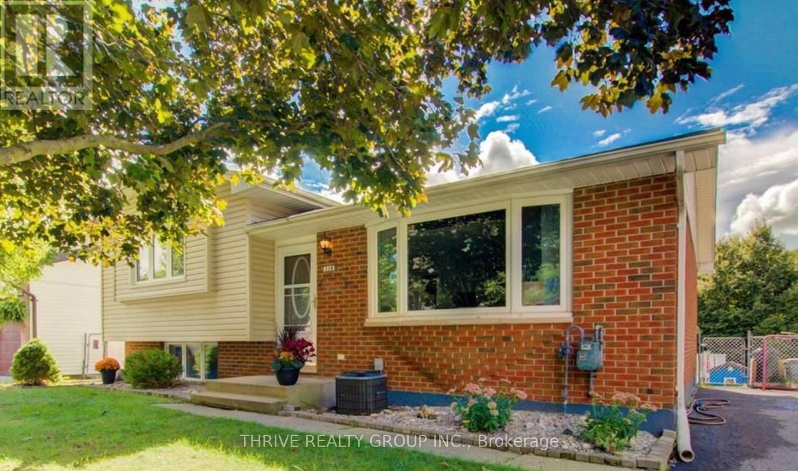 118 SANDALWOOD CRESCENT, London North (North F) — photo 2