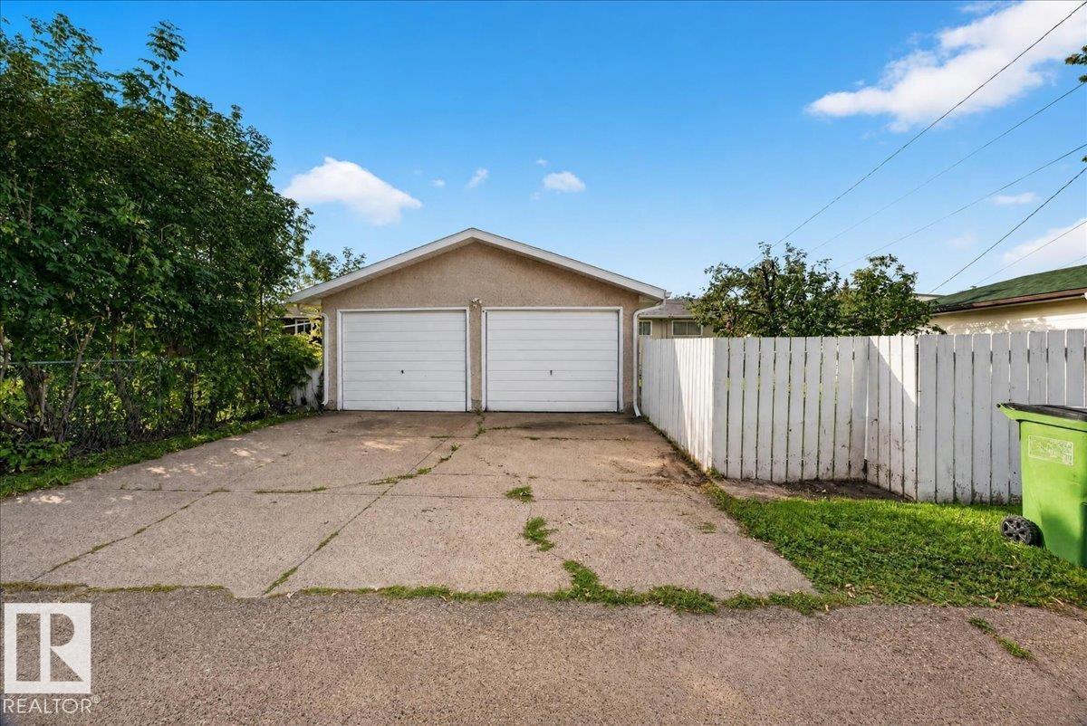 6104 92 AV NW - 46