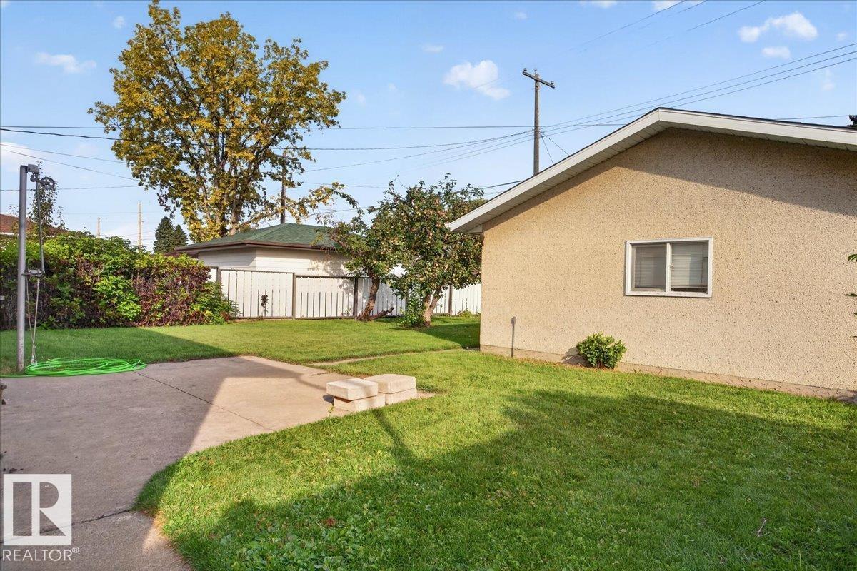 6104 92 AV NW - 40