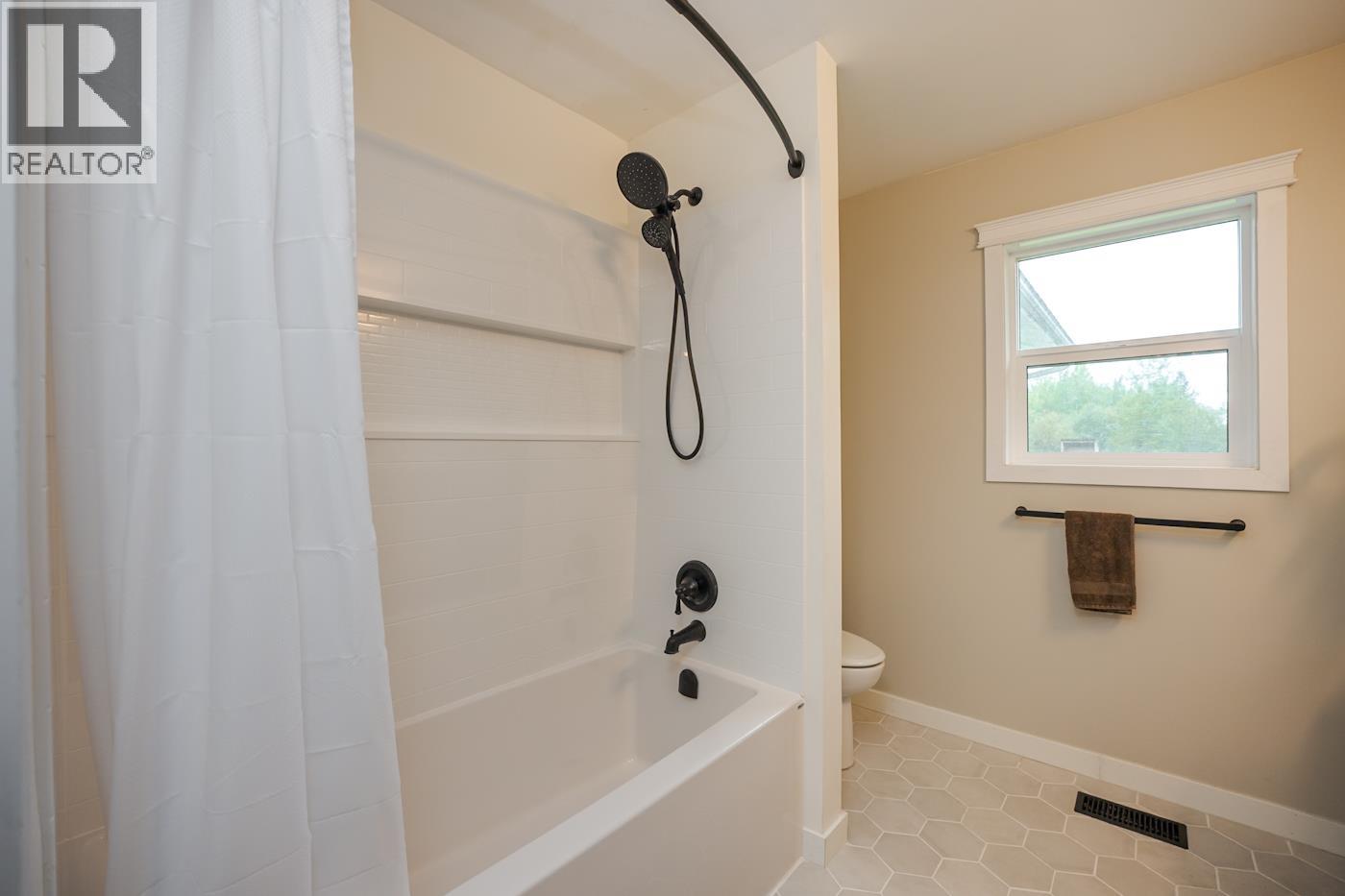Photo 23 of 40 — 7615 INGA ROAD · Prince George, BC