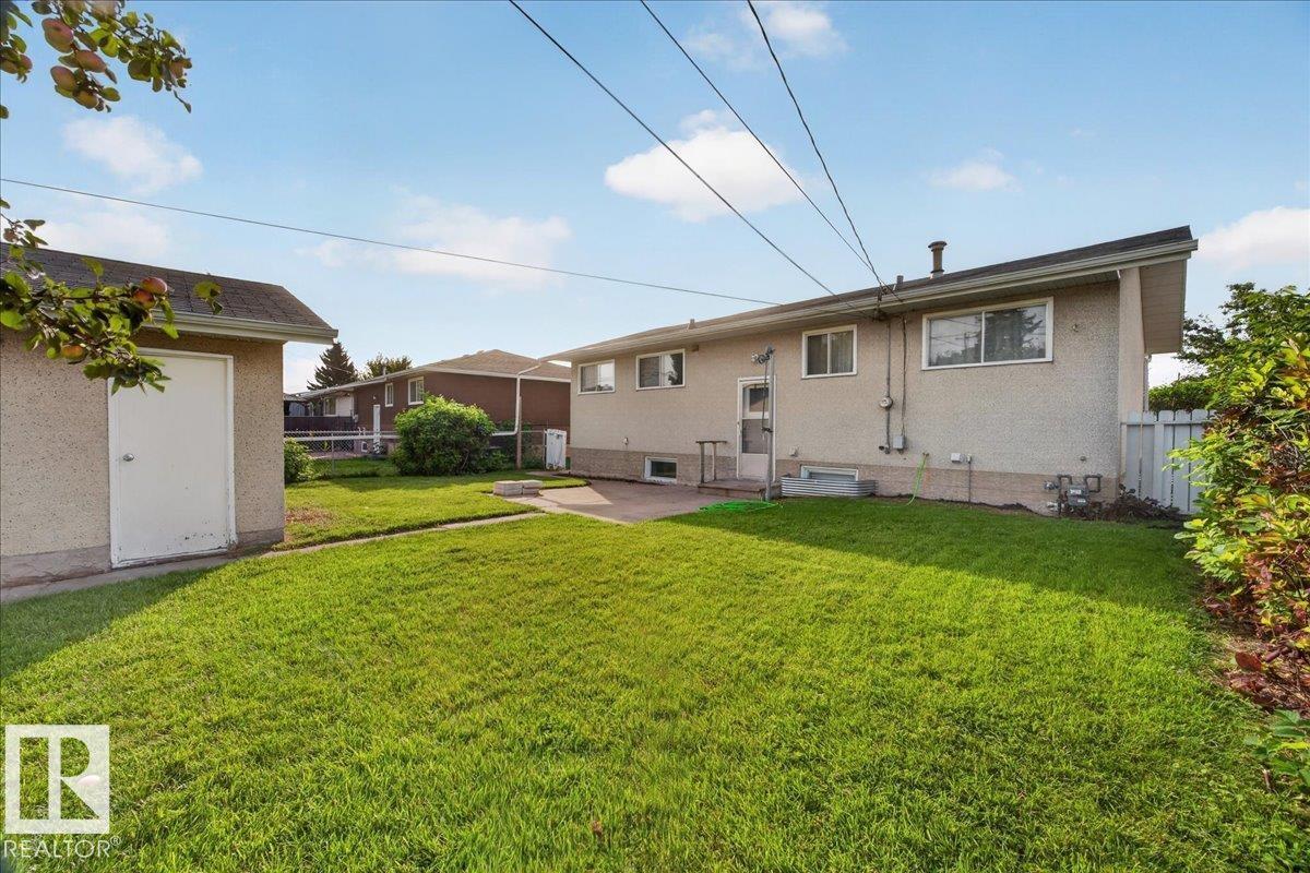 6104 92 AV NW - 42