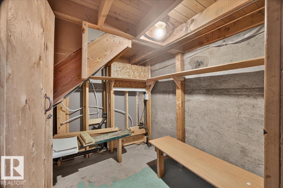 6104 92 AV NW - 35