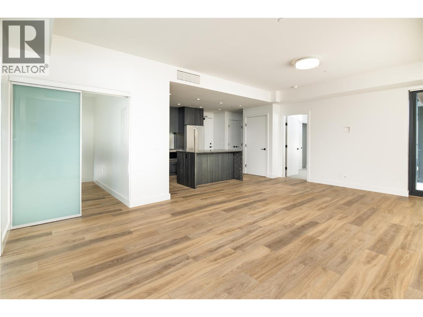 512 3051 Abbott Street, Kelowna