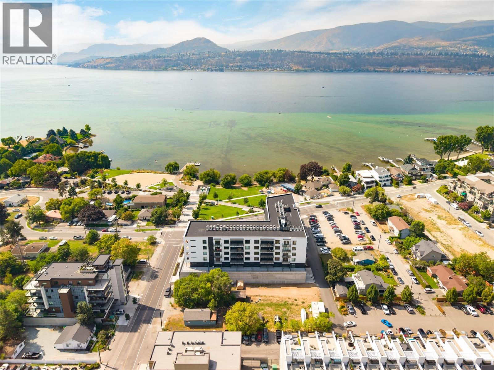 #512, 3051 Abbott Street, Kelowna