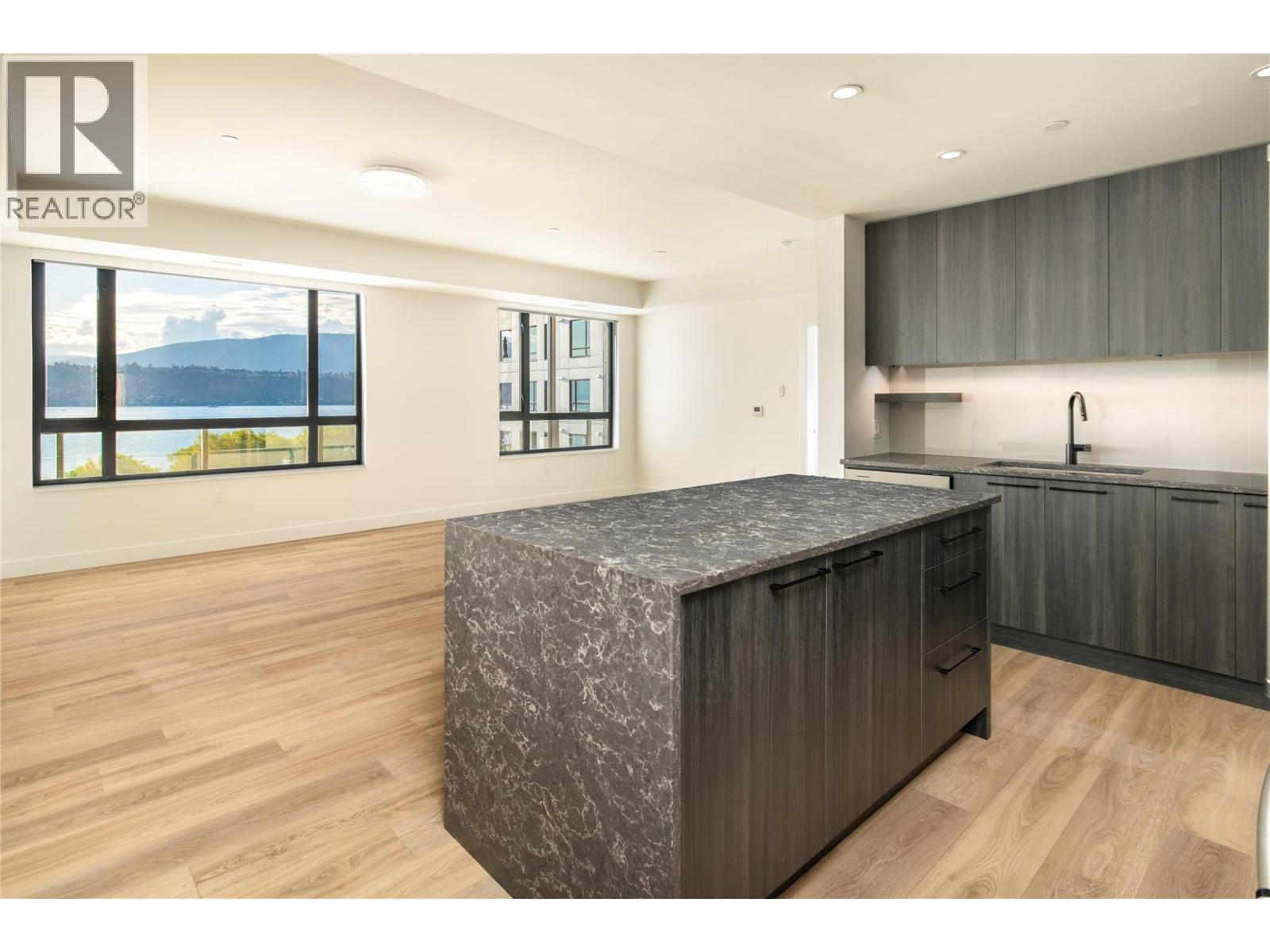 512 3051 Abbott Street, Kelowna