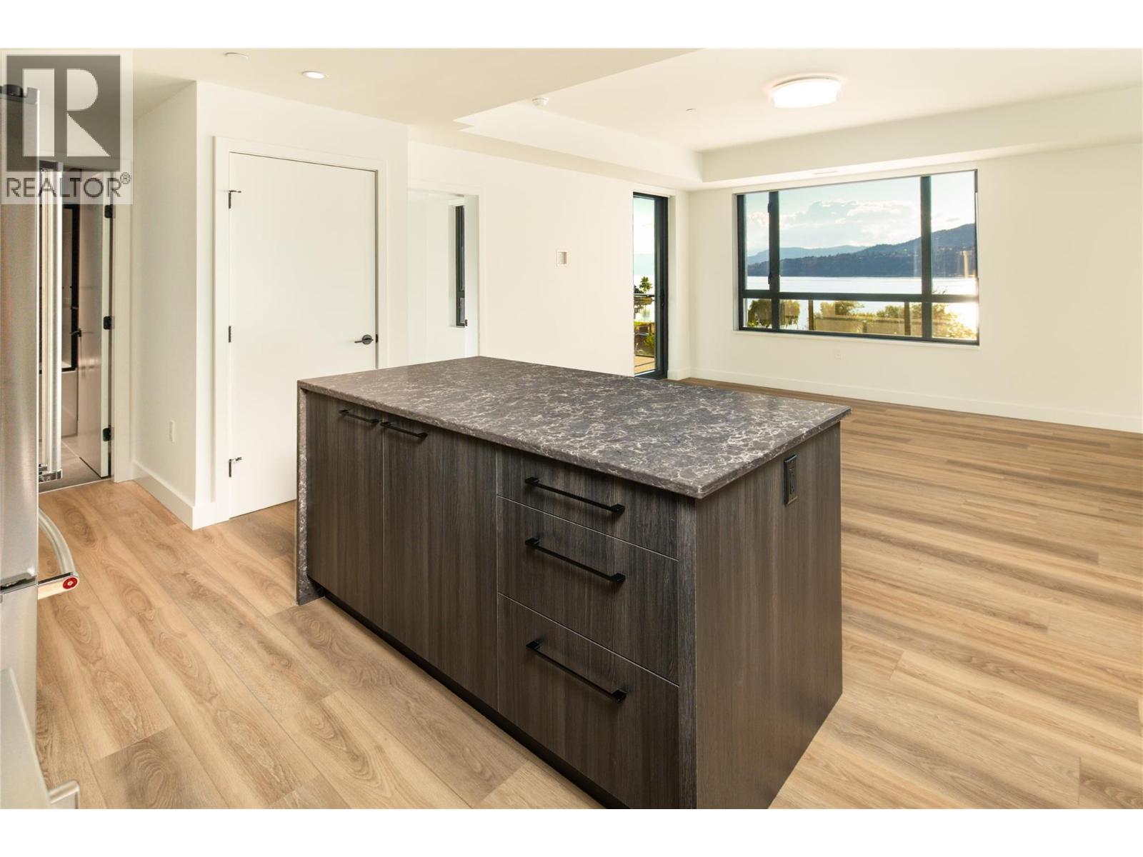 512 3051 Abbott Street, Kelowna