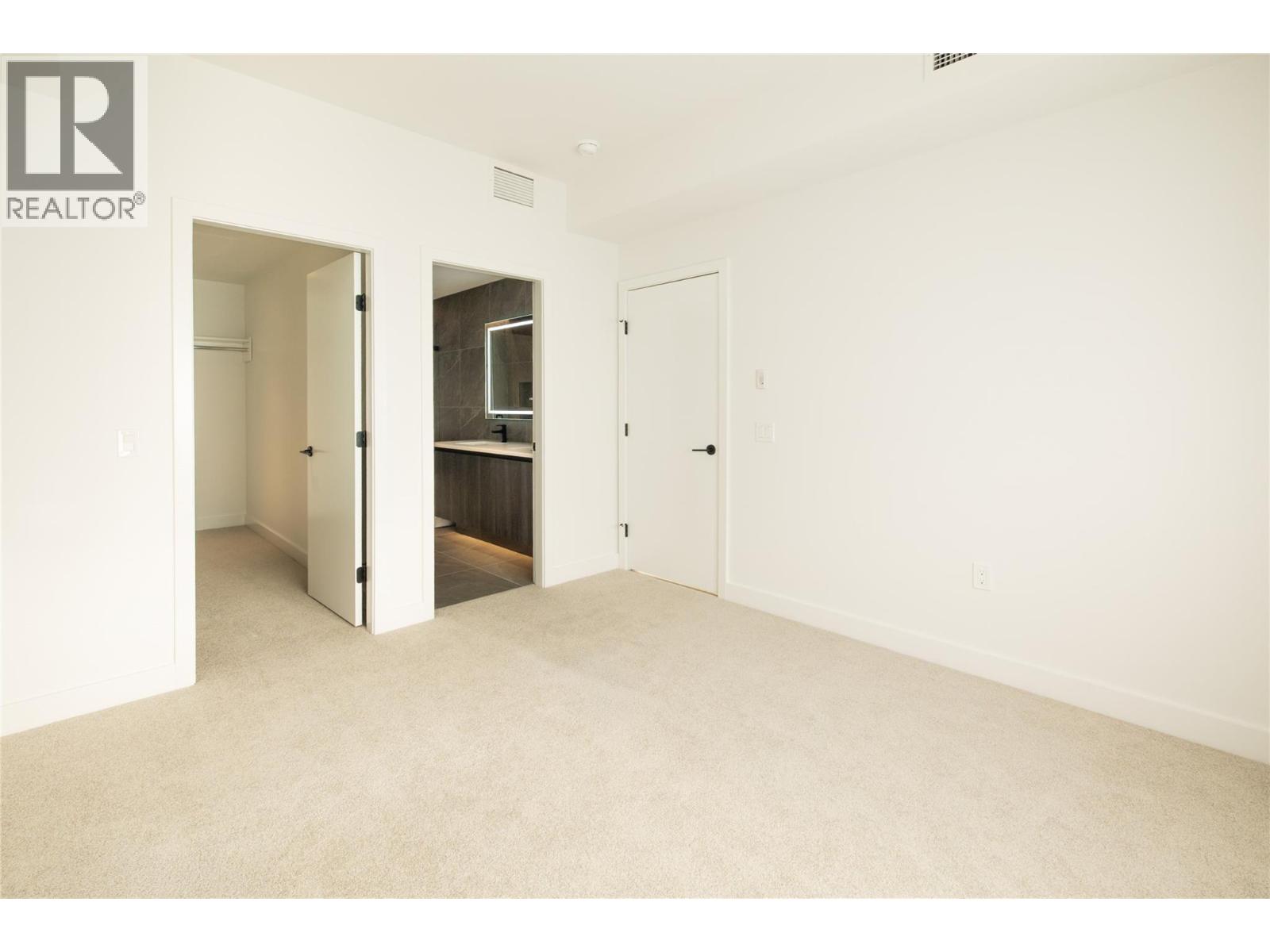512 3051 Abbott Street, Kelowna