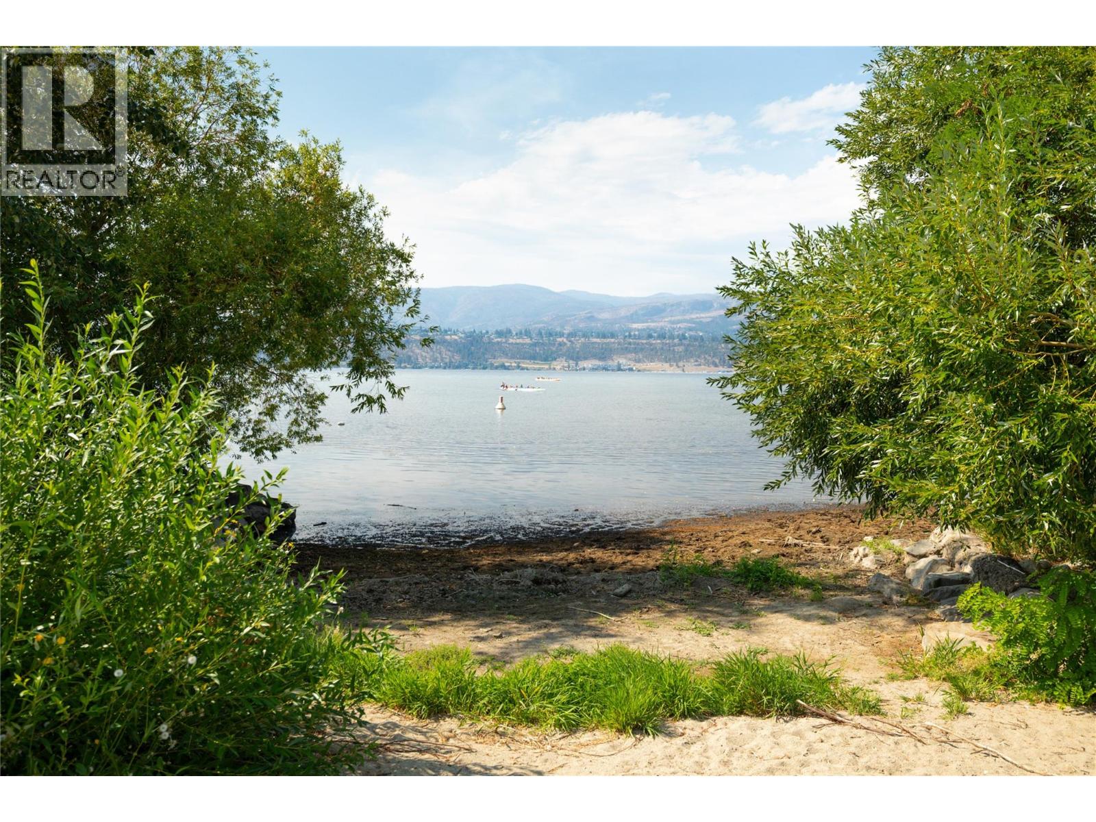 512 3051 Abbott Street, Kelowna