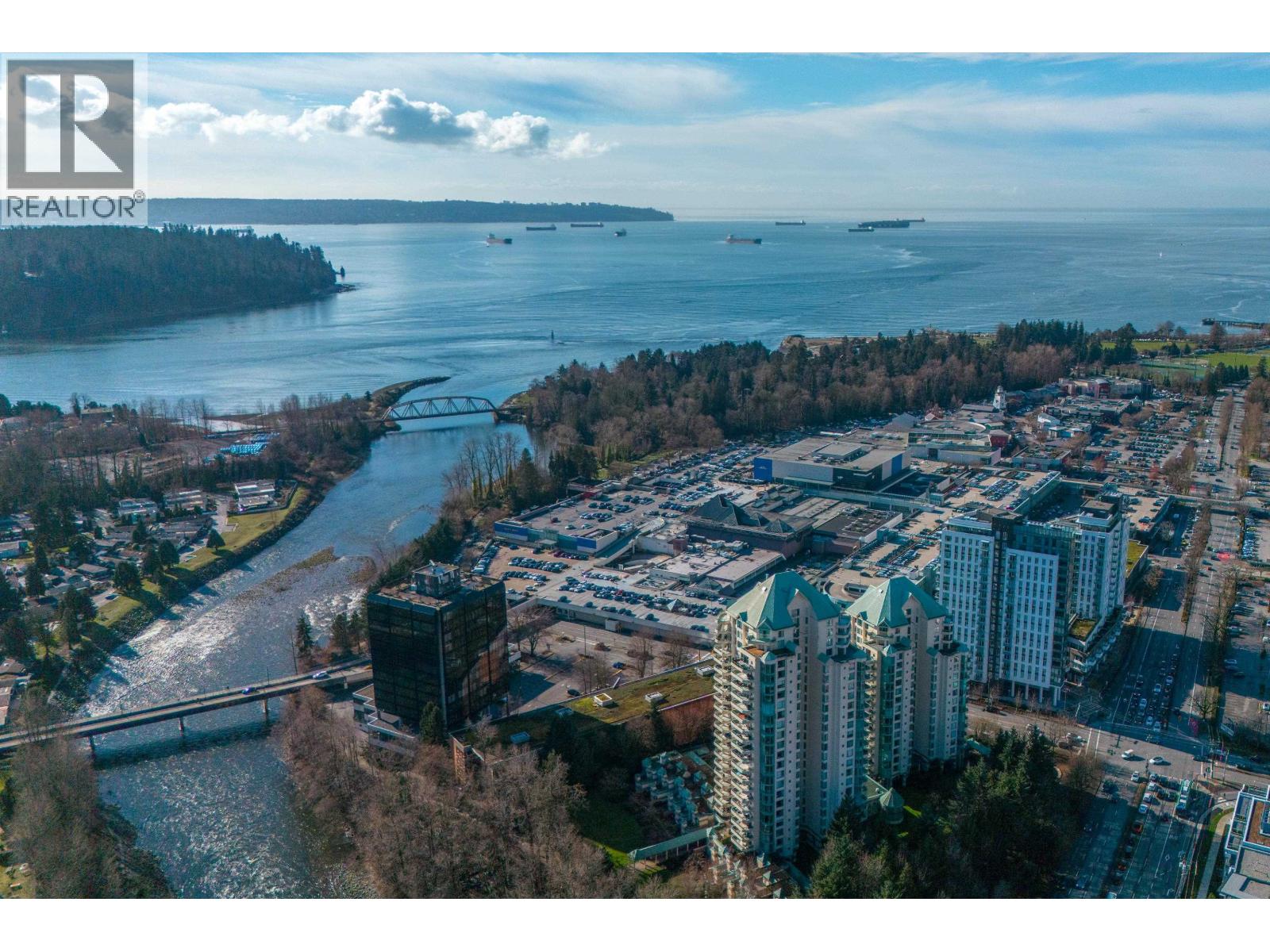 15B 338 TAYLOR WAY, West Vancouver — photo 1