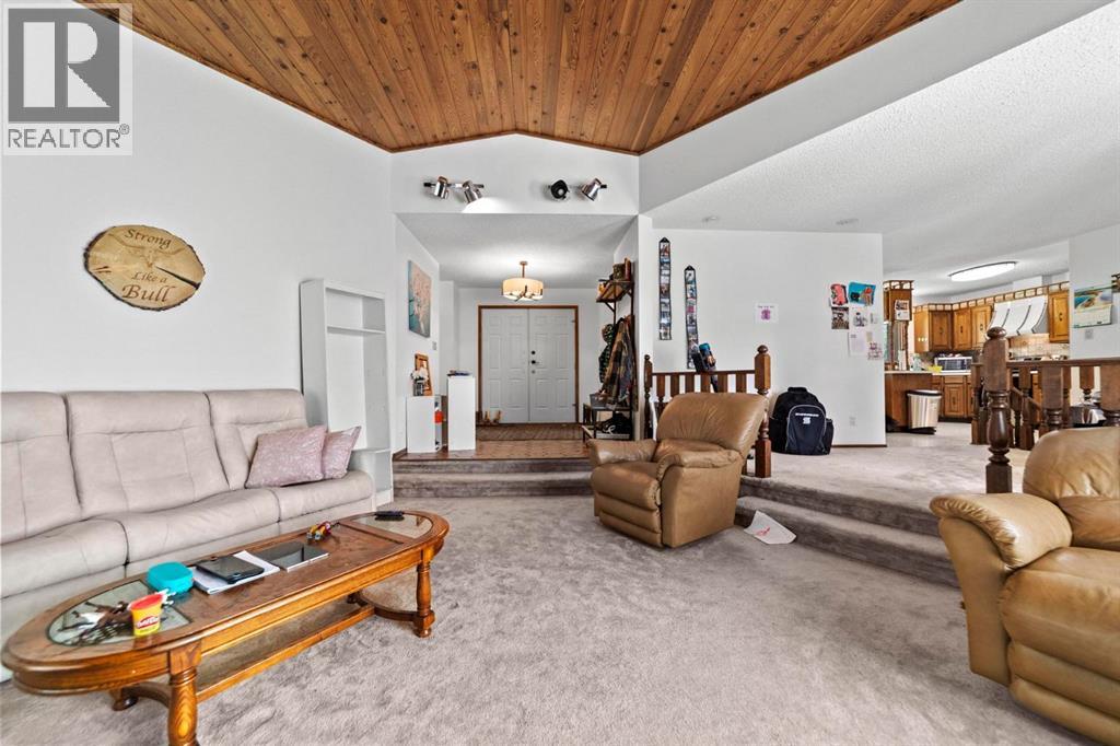 Listing photo – 5220 68 Street, Camrose
