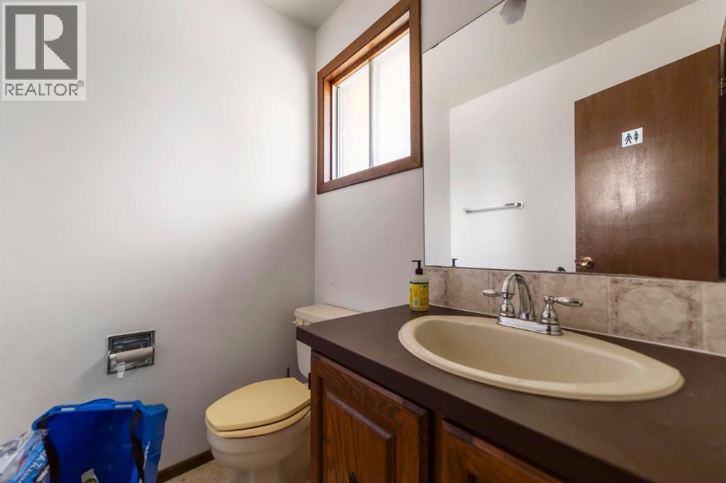 Listing photo – 5220 68 Street, Camrose