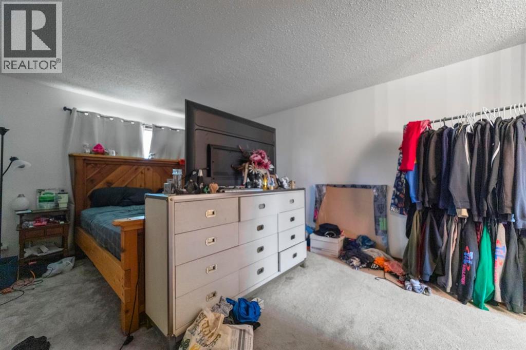 Listing photo – 5220 68 Street, Camrose