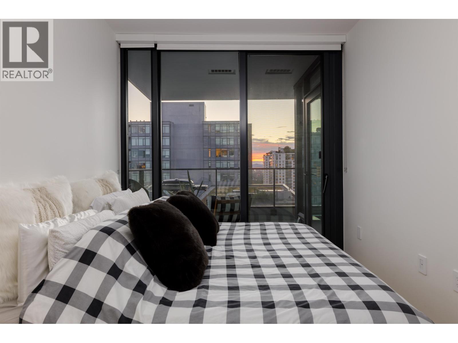 1005 135 E 13TH STREET, North Vancouver