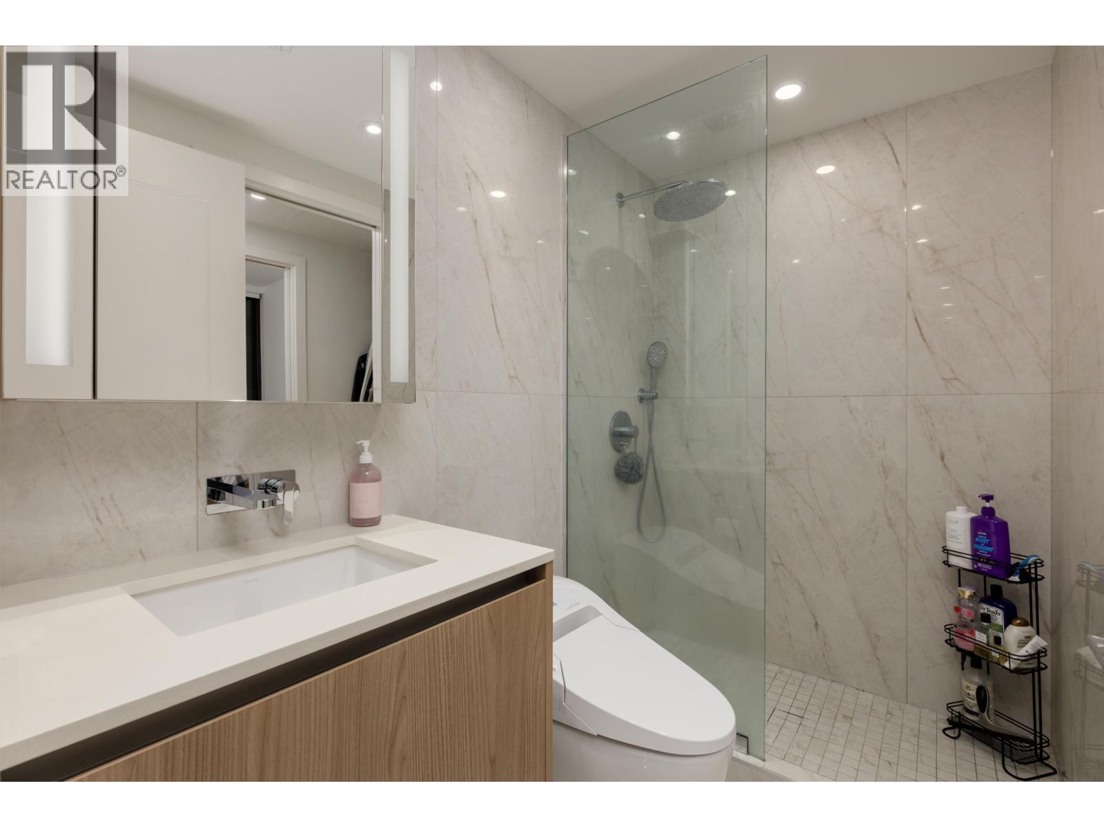 1005 135 E 13TH STREET, North Vancouver