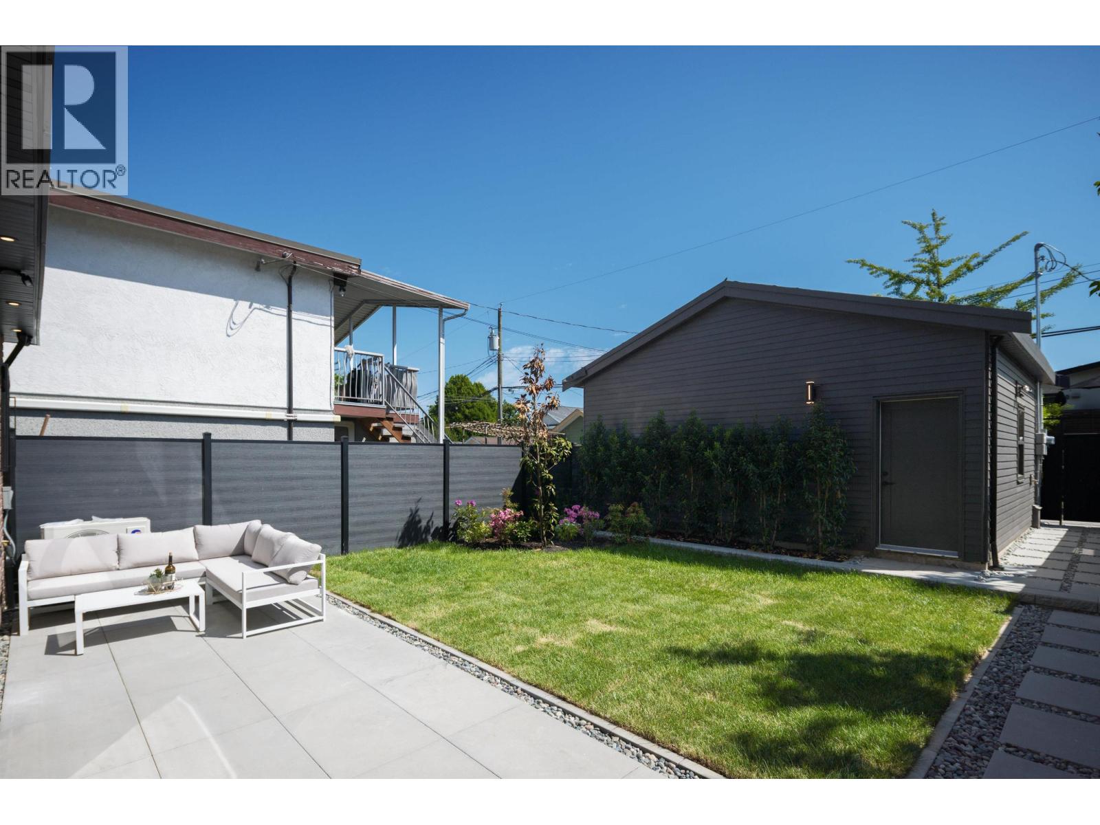 2 258 E 19 AVENUE, Vancouver
