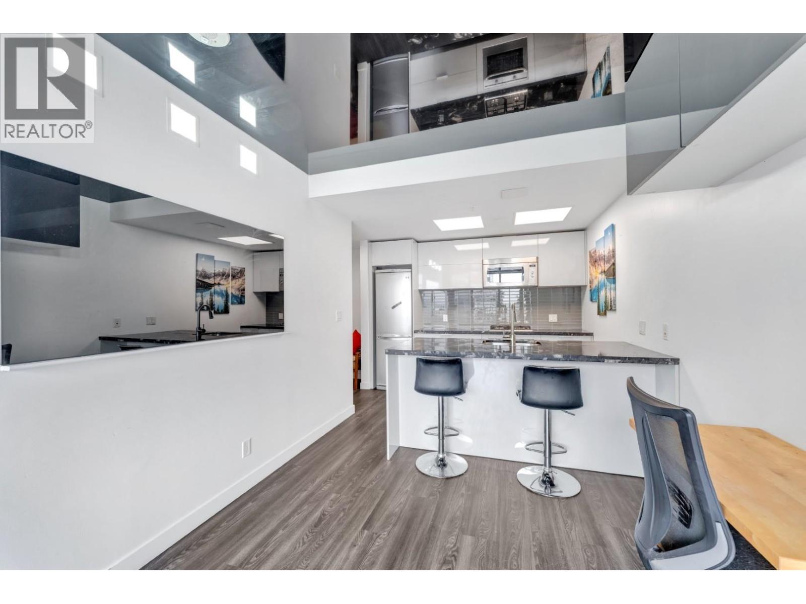 3304 128 W CORDOVA STREET, Vancouver