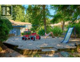 4627 Hoskins Road, North Vancouver, BC V7K2R2 Photo 30