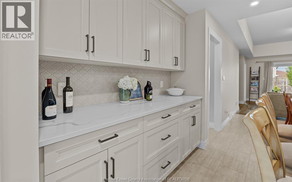 213 MEADOWVIEW - 11