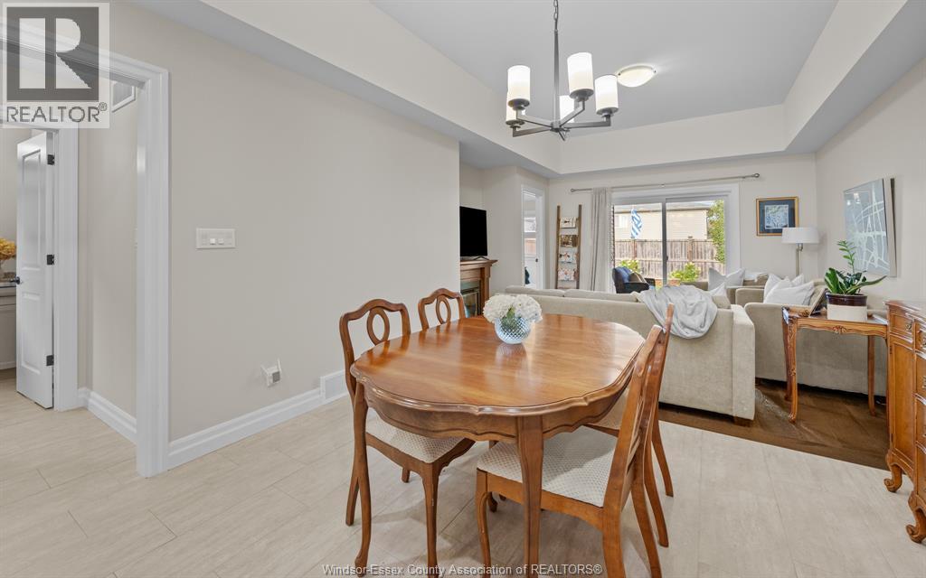 213 MEADOWVIEW - 15