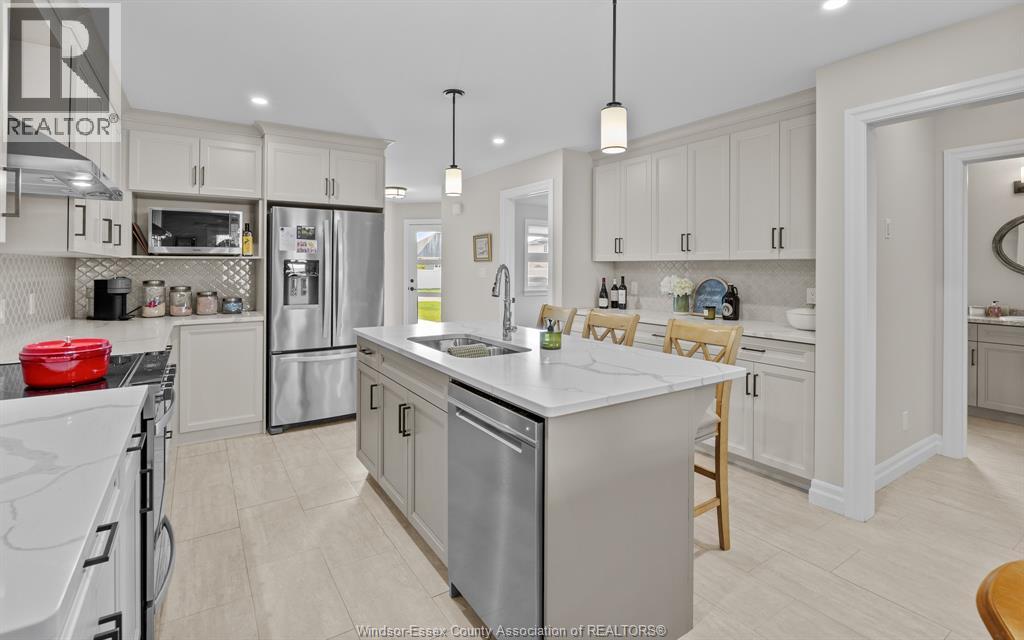 213 MEADOWVIEW - 8