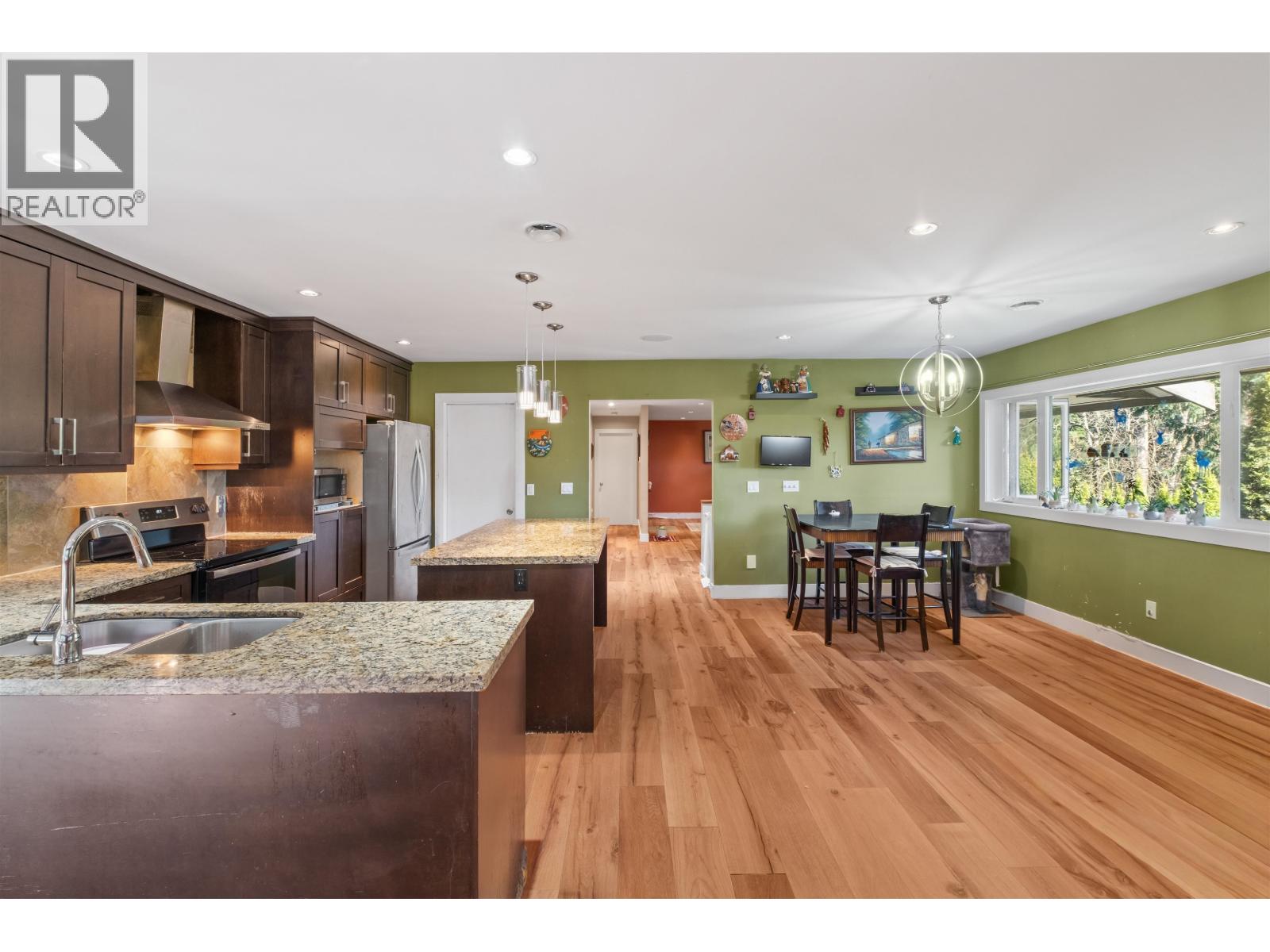 1329 APPIN ROAD, North Vancouver — photo 3
