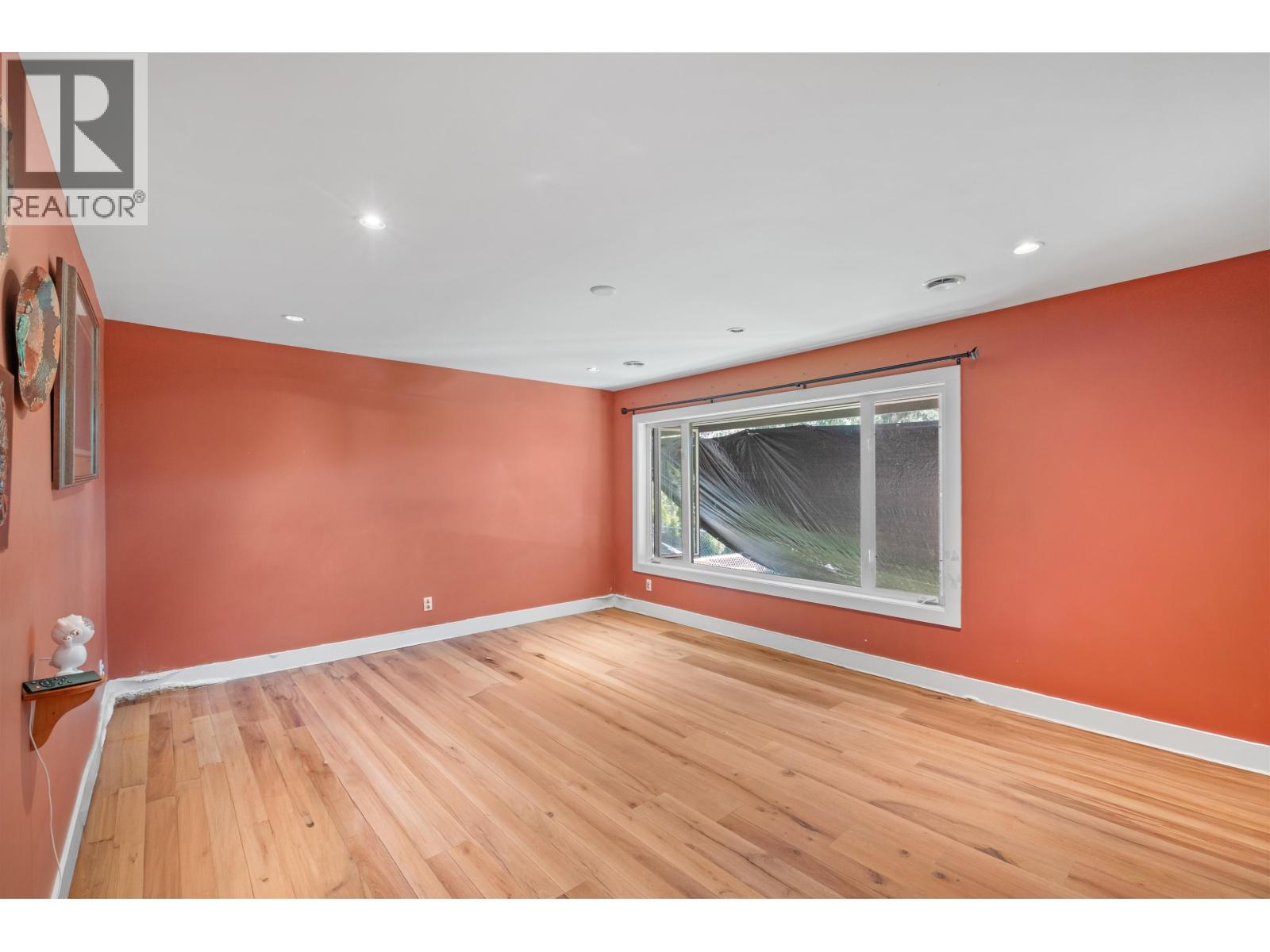 1329 APPIN ROAD, North Vancouver — photo 6