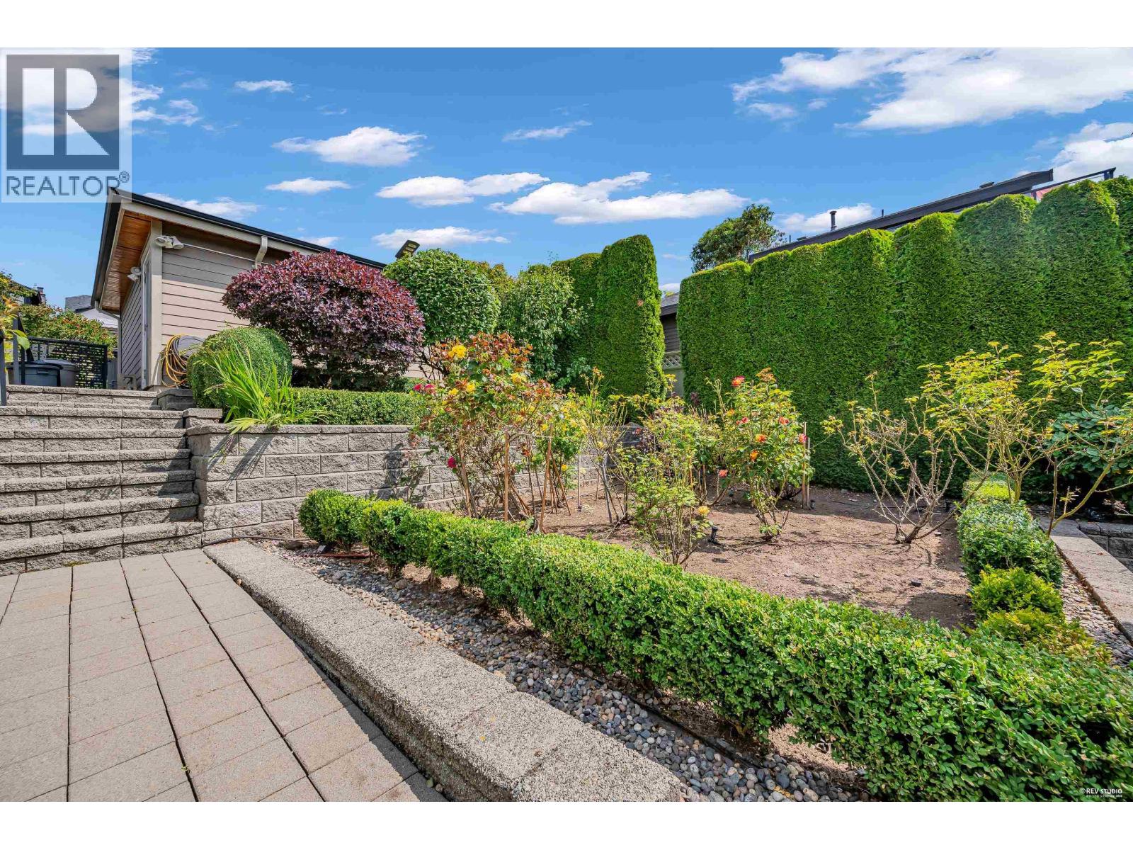 1123 KEITH ROAD, West Vancouver