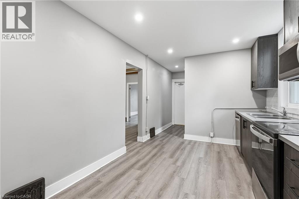 63 MELROSE Avenue S - 12