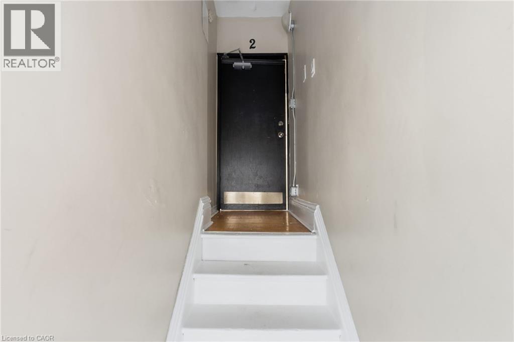 63 MELROSE Avenue S - 17