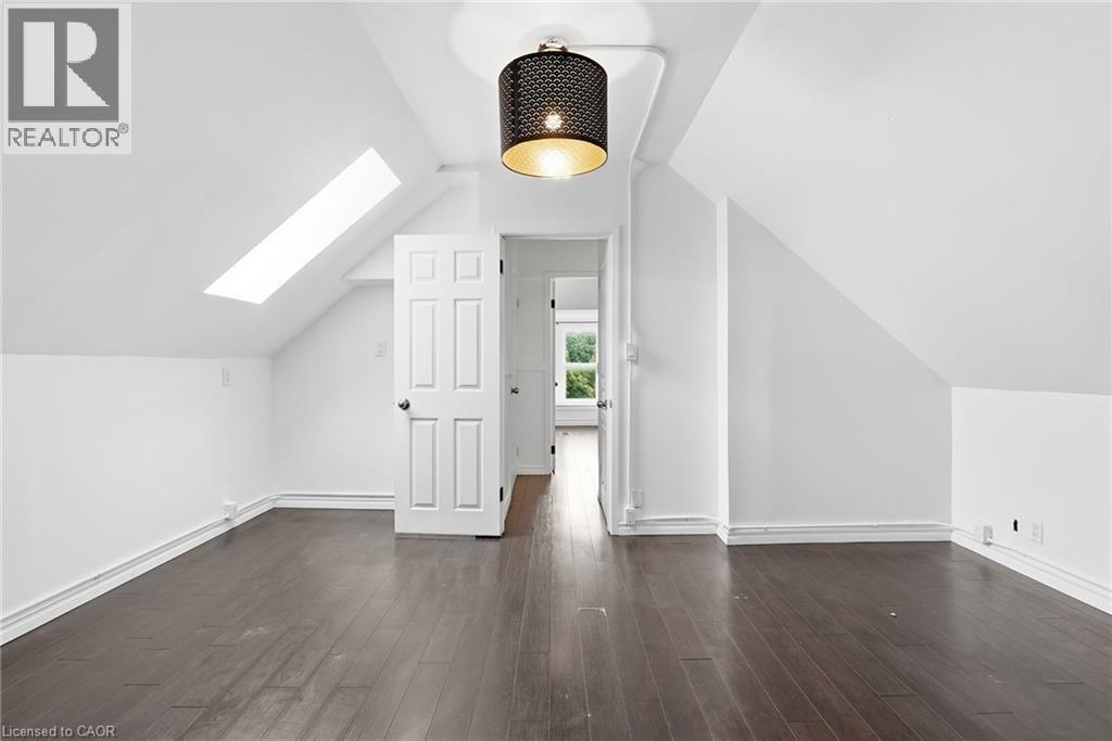 63 MELROSE Avenue S - Image 27